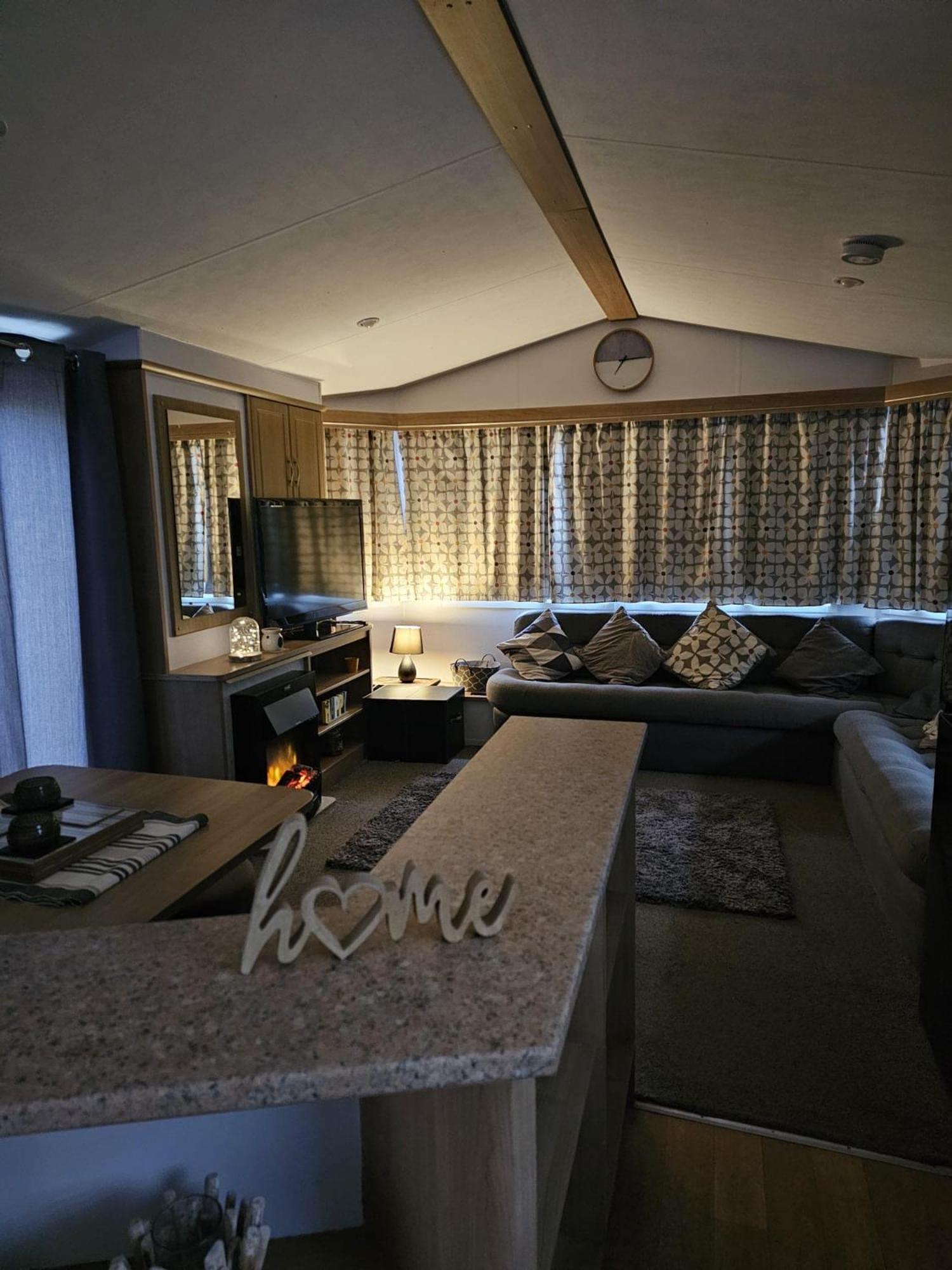 Tattershall Lakes Hot Tub Lodge Breaks Екстериор снимка